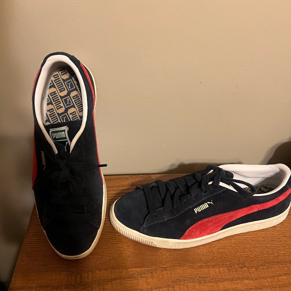 Puma size 9.5 men’s sneakers retro style